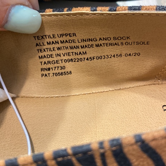 A new day - light brown/Micah tiger print flats with memory foam cushioning - Picture 5 of 10